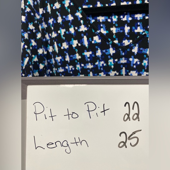 4 for $25 💙 Cleo Ruched Side Patterned Top 💙 - Large - Picture 5 of 5